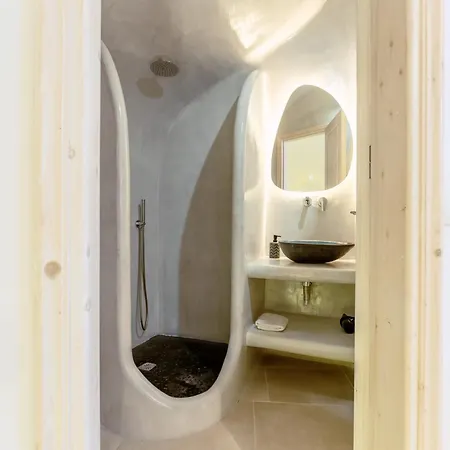 Hotel apartamentowy Blue Cave Oasis With Underground Jacuzzi