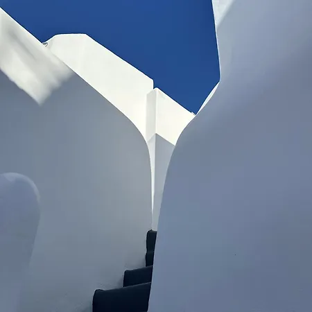 Blue Cave Oasis With Underground Jacuzzi Apartahotel